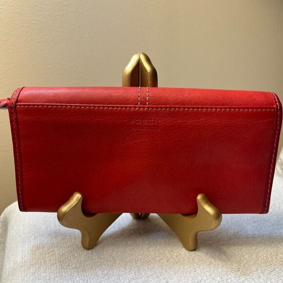 Fossil Clutch Wallet Smooth  Soft Red, Burgundy, Leather Snap Close - Picture 2 of 9
